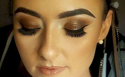 Abhishek Priya Makeovers - Best Bridal & Wedding Makeup Artist in  Delhi NCR